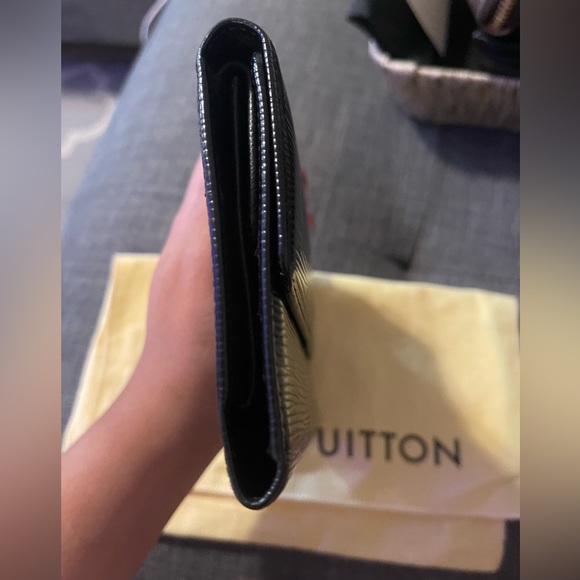 ❤️SOLD❤️ Pre-loved LOUIS VUITTON Black Epi International Wallet - Picture 5 of 8